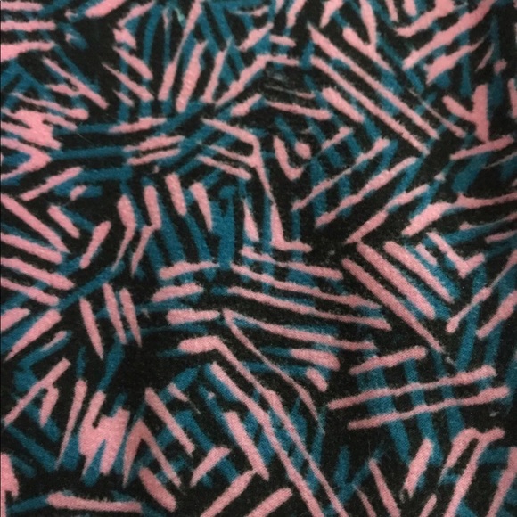 LULAROE ONE SIZE LEGGINGS - Picture 2 of 3